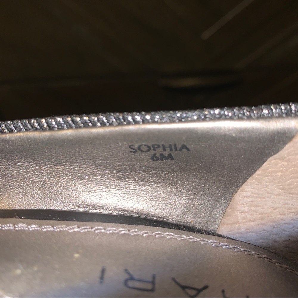 Tahari Sophia Silver Platform Pumps High Heels 6M - Picture 7 of 8